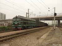 DF4-0014 leading a goods train through Tangxi.