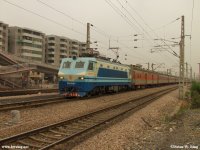 SS8-0141 with a northbound passenger train.